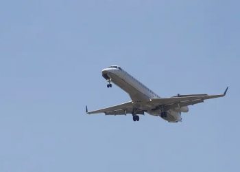 Pierden el contacto con avión con 22 personas a bordo en Nepal