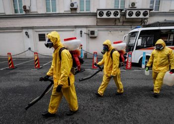 EMA advierte de que la pandemia está lejos de terminar y pide estar alerta