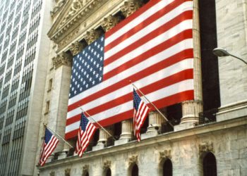 Inflación en Estados Unidos se modera ligeramente y se coloca en el 8.3%