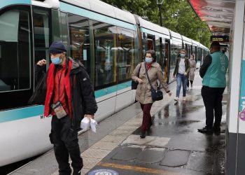 Uso de cubrebocas deja de ser obligatorio en el transporte público de Francia