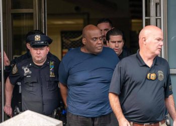 Acusan de ataque terrorista a sospechoso de tiroteo en el metro de Nueva York