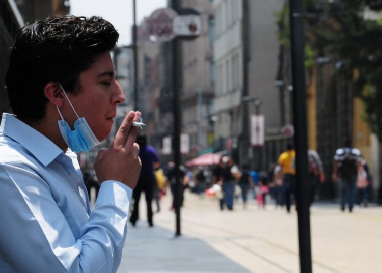 CIUDAD DE MÉXICO, 17AGOSTO2021.- Esta mañana se anunció que apartir de hoy la calle Francisco I. Madero será un espacio 100% libre de humo, esto como parte de los proyectos establecidos por el gobierno capitalino ante la pandemia de Covid-19 y prevenir el tabaquismo e impulsar a los fumadores a evitar el consumo de tabaco. FOTO: DANIEL AUGUSTO /CUARTOSCURO.COM