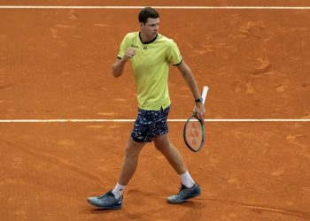 Hurkacz se impone a Lajovic y enfrentará a Djokovic en Madrid￼