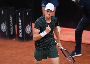 Jannick Sinner se impuso a Fabio Fognini en el “Derbi Italiano”
