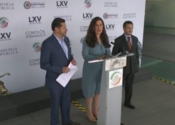 Presenta Kenia López demanda de juicio político contra Claudia Sheinbaum