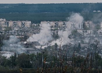 Tras clamar victoria en Mariúpol, Rusia prosigue ofensiva en Lugansk