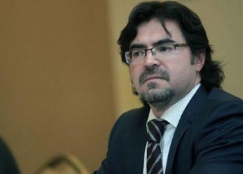 No debe haber acuerdos entre competidores ya que pueden deformar el mercado: Flores Bernés