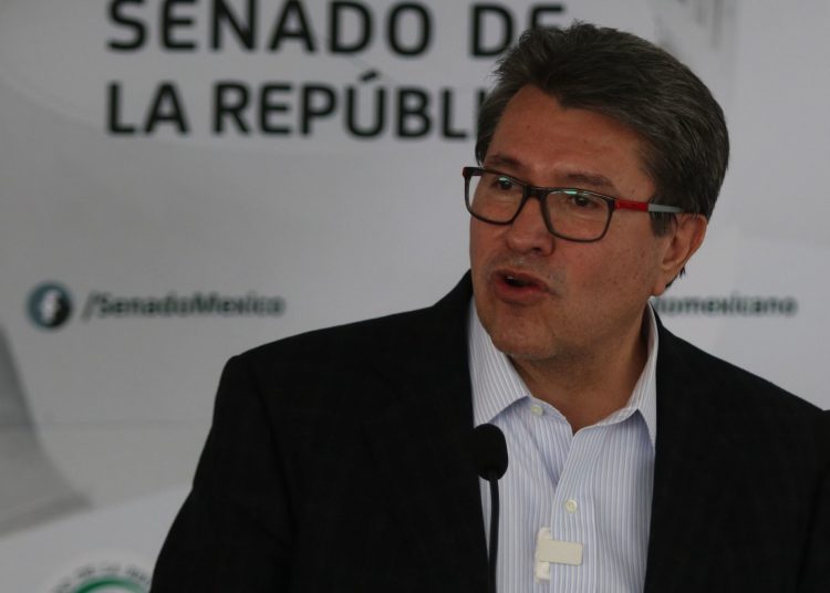 CIUDAD DE MÉXICO, 27NOVIEMBRE2020.- Ricardo Monreal, senador y coordinador de Morena, ofreción conferencia de prensa mientras se realizó la Sesión ordinaria de la Cámara de Senadores.
FOTO: GALO CAÑAS/CUARTOSCURO.COM