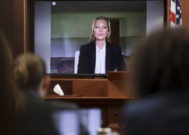 Fairfax (United States), 25/05/2022.- Model Kate Moss, a former girlfriend of actor Johnny Depp, testifies via video link during Depp's defamation trial against his ex-wife Amber Heard, at the Fairfax County Circuit Courthouse in Fairfax, Virginia, USA, 25 May 2022. Johnny Depp's 50 million US dollar defamation lawsuit against Amber Heard started on 10 April. (Estados Unidos) EFE/EPA/EVELYN HOCKSTEIN / POOL
