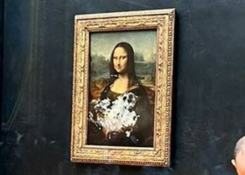 El Louvre ha denunciado al hombre que tiró una tarta contra la Gioconda