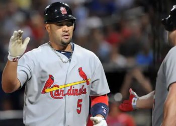 Pujols, único en la historia entre los 10 primeros en hits, dobles y jonrones
