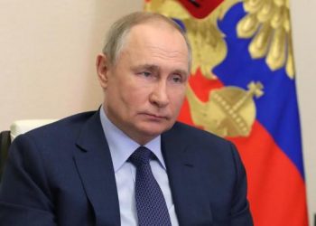 Putin asegura a Macron que Rusia sigue abierta al diálogo con Ucrania