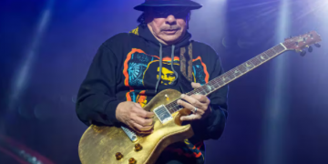 Carlos Santana protagonizará documental sobre su carrera con temas inéditos