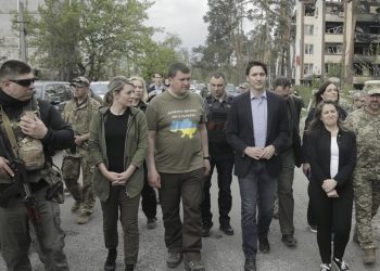 Trudeau realiza visita sorpresa a Ucrania, coincidiendo con cita virtual G7