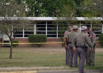 Suben a 18 los menores muertos en tiroteo en Texas, según fuentes oficiales