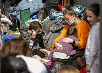 Al menos 200 mil niños han sido deportados por Rusia, acusa Ucrania