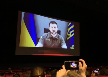 Zelenski interviene en la gala inaugural de Cannes y pide que el cine no calle
