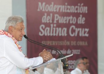 López Obrador anuncia inversión en planta coquizadora y de licuefacción de gas en Oaxaca
