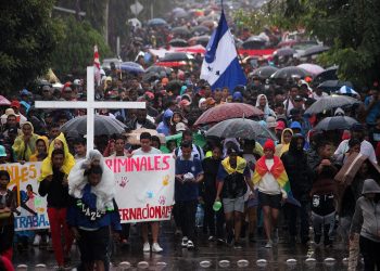 Inédita caravana de migrantes sale de Chiapas rumbo a Estados Unidos