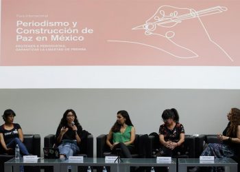 Expertos instan a periodistas a cuidar su salud mental
