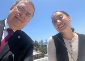 Canciller Ebrard se reúne con Katya Echazarreta, la primera mujer mexicana en ir al espacio