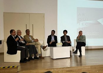 El objetivo de la arquitectura y el mundo debe ser la protección al medio ambiente: Huitrón