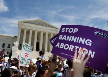Presentan demanda contra ley antiaborto de Florida