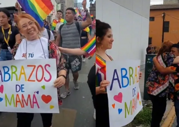 Abrazos de mamá, mujer brinda abrazos durante marcha LGBT+ y rompe de ternura las redes sociales