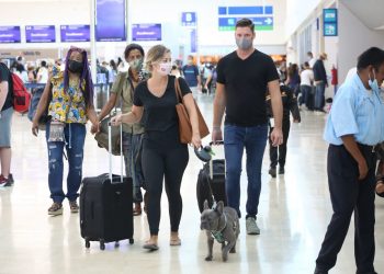 EU eleva alerta de viaje a México por COVID-19