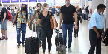 EU eleva alerta de viaje a México por COVID-19