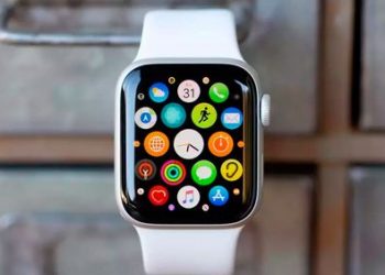 Apple planea integrar una cámara en su reloj inteligente