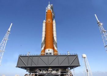 Cohete de la misión Artemis I regresa a la plataforma para su ensayo general