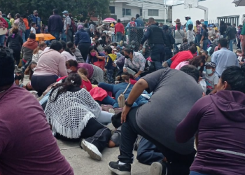 Reportan balacera en centro de vacunación en Puebla; se habla de dos menores heridos