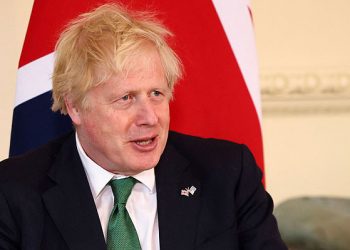 Johnson califica de innecesarios los paros en trenes y el Metro