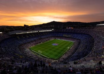 Barcelona volverá a cambiar el césped del Camp Nou este verano