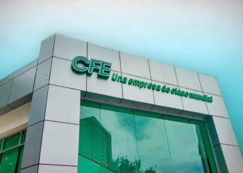 CFE se encuentra entre las 10 empresas más riesgosas del mundo: México Evalúa