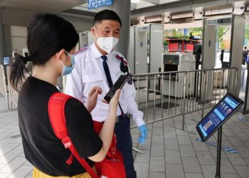 China reduce cuarentena para viajeros procedentes del extranjero