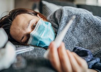 Las mujeres son 22% más propensas al COVID persistente, de acuerdo con estudio