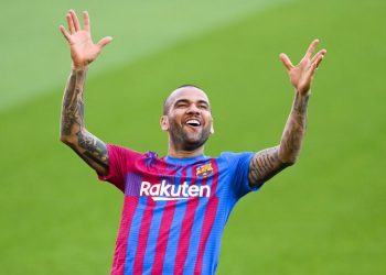 Dani Alves anuncia que no seguirá en el Barça