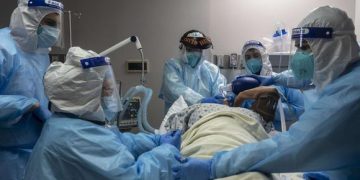 Estados Unidos se compromete a formar a 500,000 médicos para el continente americano