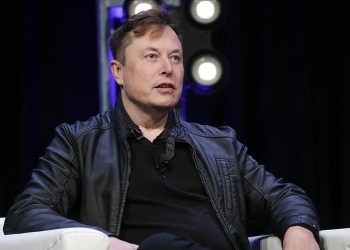 Elon Musk amenaza con no consumar compra de Twitter por cuentas falsas y spam