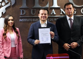 Esteban Villegas recibe constancia de mayoría que lo acredita como gobernador electo de Durango