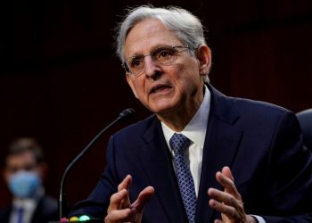 Fiscal general de Estados Unidos visita Ucrania para investigar crímenes de guerra