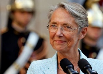 Francia propone incluir aborto en Carta de Derechos Fundamentales de la UE