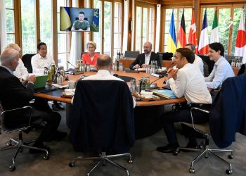 Zelenski pide al G7 sistemas de defensa, ayuda a la reconstrucción y al trigo