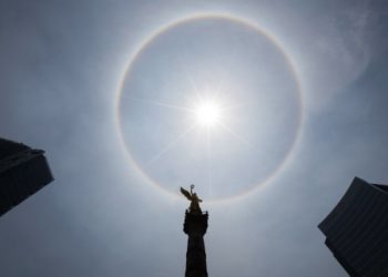 Halo solar sorprende a capitalinos; comparten fotos y videos en redes