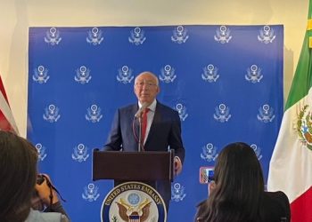 La relación entre México y Estados Unidos es buena y seguirá: Ken Salazar