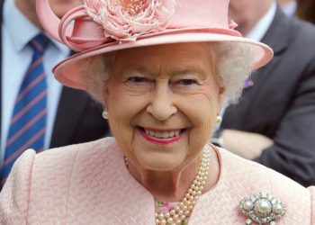 Isabel II dice sentirse agradecida y conmovida por los festejos