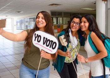 En Colombia como en México, la diferencia en una elección cerrada la dan los jóvenes: Hurtado