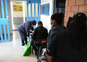 Obtienen la libertad 26 mujeres mediante programa de liberación del gobierno capitalino